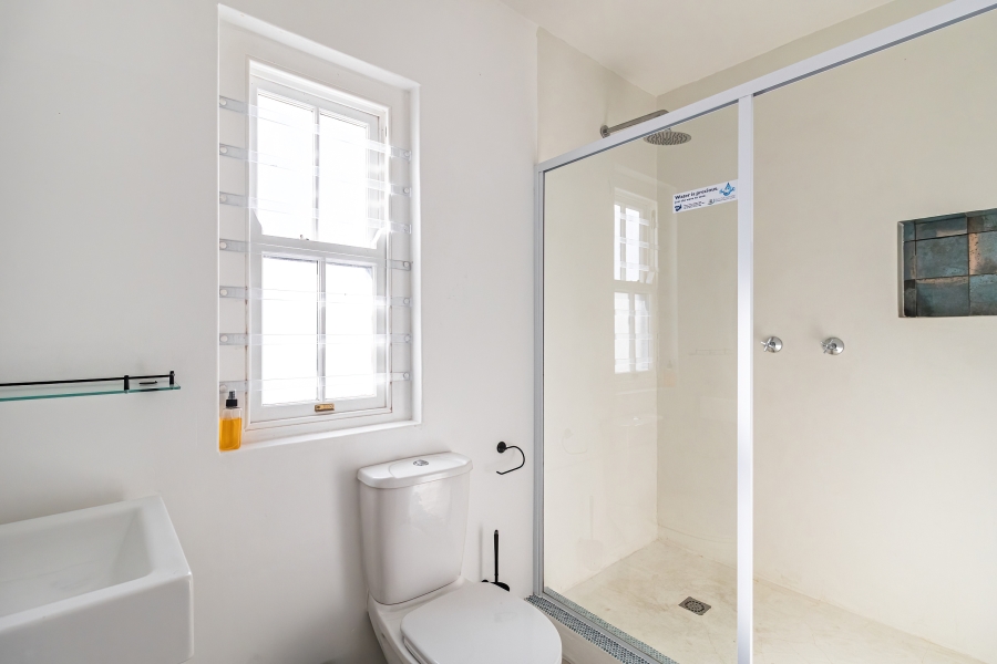 5 Bedroom Property for Sale in Bekbaai Western Cape